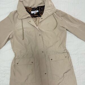 Stylish Beige Women's Jacket